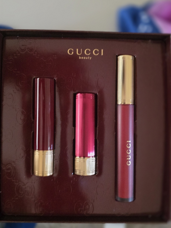 Gucci Other - Gucci Beauty Women's Lip Set - Berry Red
